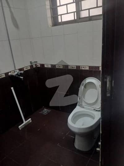 آئی ۔ 8/4 آئی ۔ 8,اسلام آباد میں 3 کمروں کا 12 مرلہ زیریں پورشن 1.4 لاکھ میں کرایہ پر دستیاب ہے۔