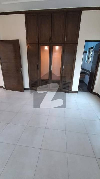 1 Kanal Full House Available for Rent in Valencia (original picture)