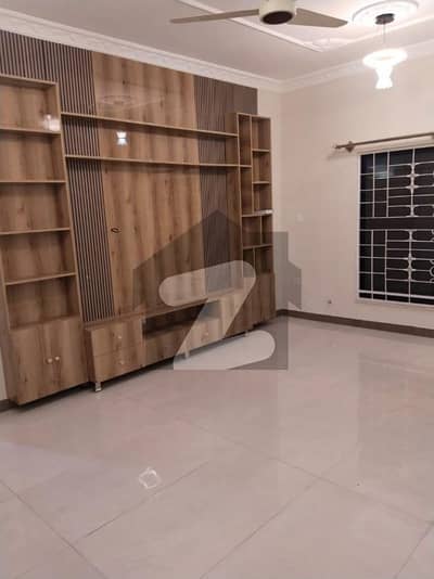 آئی ۔ 8/4 آئی ۔ 8,اسلام آباد میں 3 کمروں کا 12 مرلہ زیریں پورشن 1.45 لاکھ میں کرایہ پر دستیاب ہے۔