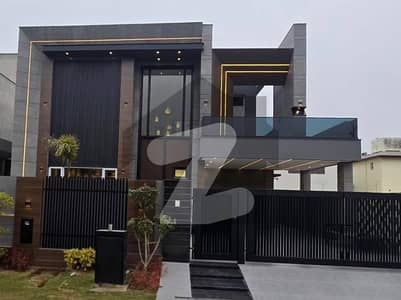 ڈی ایچ اے فیز 8 ڈیفنس (ڈی ایچ اے),لاہور میں 5 کمروں کا 1 کنال مکان 7.85 کروڑ میں برائے فروخت۔