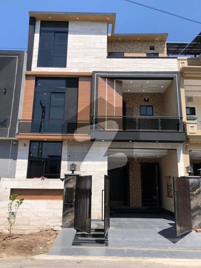 5 Marla Brand New Modern Design Lavish House For Sale In Park View City Lahore | For Discounted Price And Original Pictures Download The App "Signature Lands".