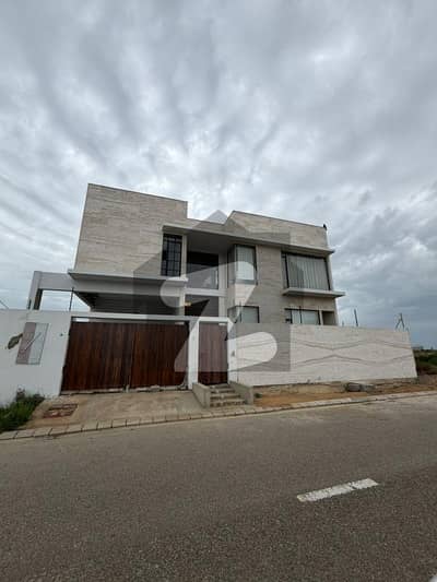 ڈی ایچ اے فیز 8 ڈی ایچ اے ڈیفینس,کراچی میں 6 کمروں کا 1 کنال مکان 24.0 کروڑ میں برائے فروخت۔