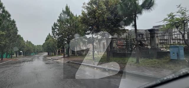 Semi Developed | 4 Kanal Farmhouse Plot Gulberg Greens Block D