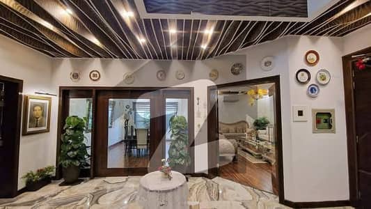 Ideal Location 1 Kanal Beautiful House Available For Sale In DHA Phase 6