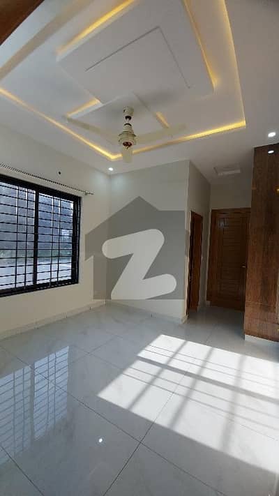 جناح گارڈنز ایف ای سی ایچ ایس,اسلام آباد میں 4 کمروں کا 5 مرلہ مکان 2.65 کروڑ میں برائے فروخت۔