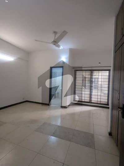 3 BEDROOM APARTMENT AVAILABLE FOR RENT