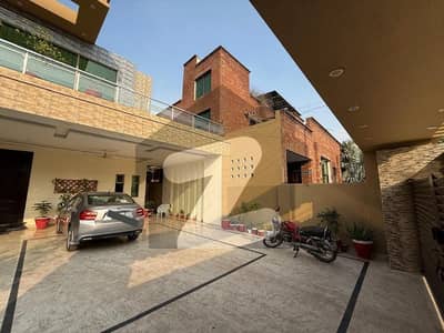 ویلینشیاء ہاؤسنگ سوسائٹی لاہور میں 7 کمروں کا 1 کنال مکان 7.25 کروڑ میں برائے فروخت۔ ویلینشیاء ہاؤسنگ سوسائٹی لاہور میں 7 کمروں کا 1 کنال مکان 7.25 کروڑ میں برائے فروخت۔