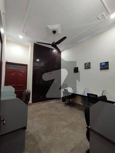 3 Bed DD For Rent Prime Location 3 Bedrooms With Drawing & Dining 400 Sq. Yards Portion