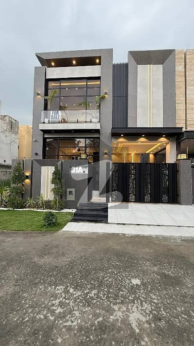 ڈی ایچ اے 9 ٹاؤن ۔ بلاک اے ڈی ایچ اے 9 ٹاؤن,ڈیفنس (ڈی ایچ اے),لاہور میں 3 کمروں کا 5 مرلہ مکان 2.95 کروڑ میں برائے فروخت۔