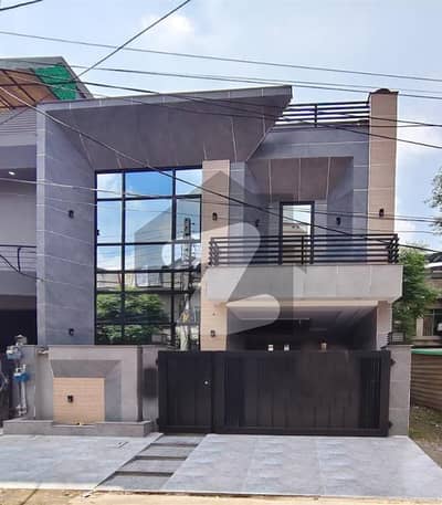 5 Marla Brand New Luxury House for Sale in Johar Town Near to Emporium Mall Hot Location 5 Marla Brand New Luxury House for Sale in Johar Town Near to Emporium Mall Hot Location