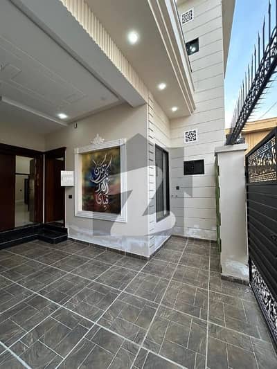 7 Marla beautiful house for Rant location model twon brand new