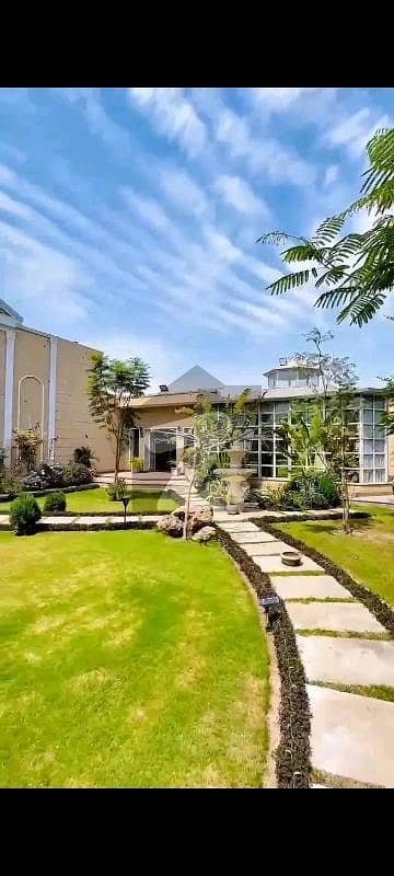 بش ایگزیکٹو ولاز ملتان میں 2 کمروں کا 2 کنال فارم ہاؤس 35.0 ہزار میں کرایہ پر دستیاب ہے۔