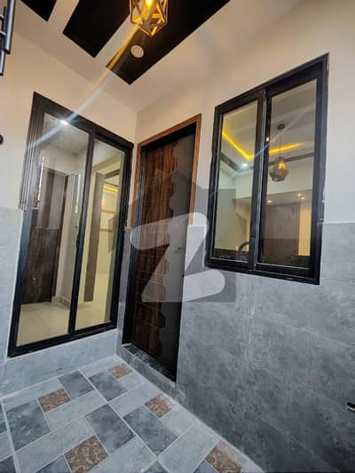 ایچ ۔ 13 اسلام آباد میں 2 کمروں کا 5 مرلہ مکان 1.5 کروڑ میں برائے فروخت۔