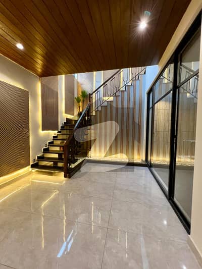 ڈی ایچ اے فیز 6 ڈیفنس (ڈی ایچ اے),لاہور میں 5 کمروں کا 1 کنال مکان 11.0 کروڑ میں برائے فروخت۔