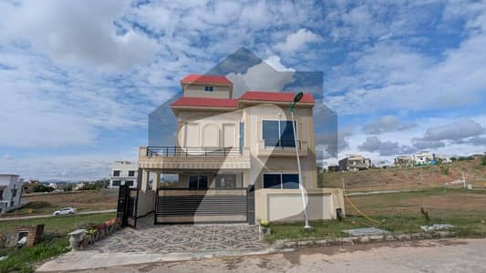 بحریہ ٹاؤن فیز 8 بحریہ ٹاؤن راولپنڈی,راولپنڈی میں 5 کمروں کا 10 مرلہ مکان 2.9 کروڑ میں برائے فروخت۔