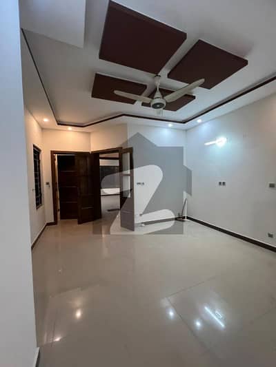 ڈی ۔ 12/2 ڈی ۔ 12,اسلام آباد میں 5 کمروں کا 8 مرلہ مکان 2.3 لاکھ میں کرایہ پر دستیاب ہے۔