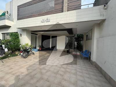 ویلینشیاء ہاؤسنگ سوسائٹی لاہور میں 6 کمروں کا 1 کنال مکان 7.25 کروڑ میں برائے فروخت۔