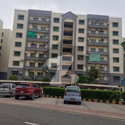 10 MARLA 3 BEDROOM APARTMENT AVAILABLE FOR RENT