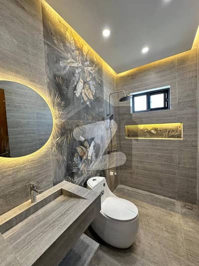 بحریہ ٹاؤن فیز 8 ۔ علی بلاک بحریہ ٹاؤن فیز 8 ۔ سفاری ویلی,بحریہ ٹاؤن فیز 8,بحریہ ٹاؤن راولپنڈی,راولپنڈی میں 3 کمروں کا 5 مرلہ مکان 1.8 کروڑ میں برائے فروخت۔