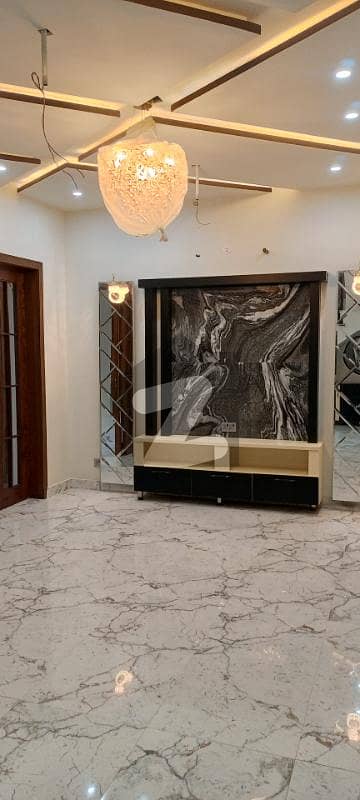 جوہر ٹاؤن فیز 2 - بلاک ایل جوہر ٹاؤن فیز 2,جوہر ٹاؤن,لاہور میں 5 کمروں کا 5 مرلہ مکان 3.6 کروڑ میں برائے فروخت۔