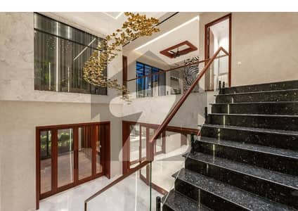 ڈی ایچ اے فیز 8 ڈیفنس (ڈی ایچ اے),لاہور میں 5 کمروں کا 1 کنال مکان 10.0 کروڑ میں برائے فروخت۔