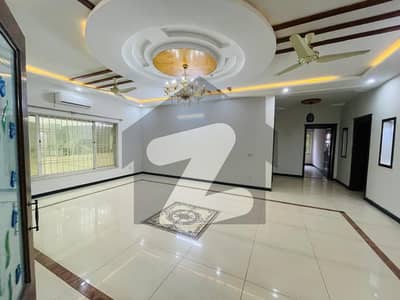 ایف ۔ 8 اسلام آباد میں 10 کمروں کا 1 کنال مکان 14.0 لاکھ میں کرایہ پر دستیاب ہے۔