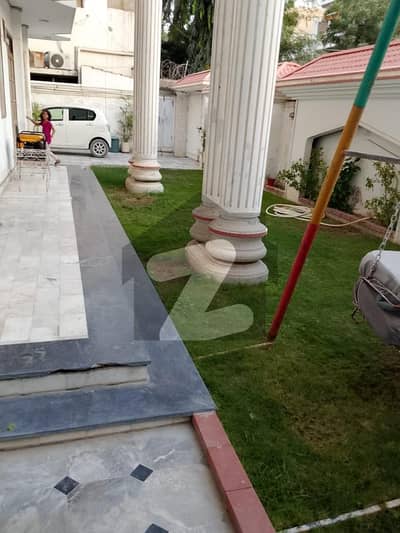 Commercial Building For Rent