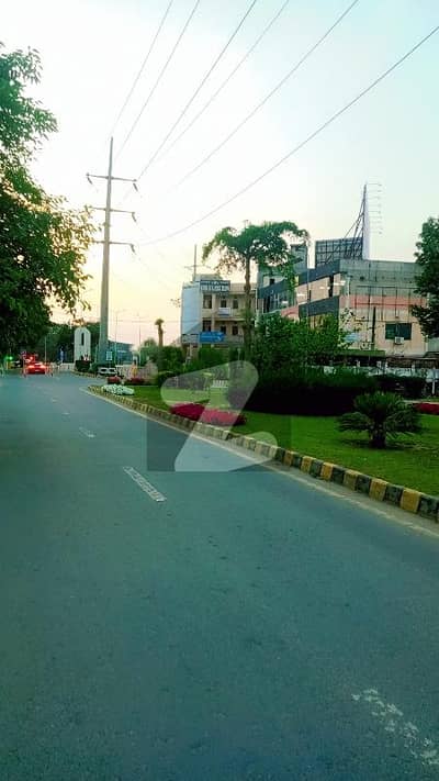 عسکری 11 ۔ سیکٹر اے عسکری 11,عسکری,لاہور میں 4 کمروں کا 10 مرلہ مکان 4.75 کروڑ میں برائے فروخت۔