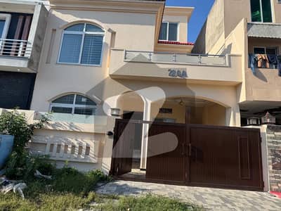 گلبرگ ریزیڈنشیا گلبرگ,اسلام آباد میں 5 کمروں کا 7 مرلہ مکان 4.0 کروڑ میں برائے فروخت۔