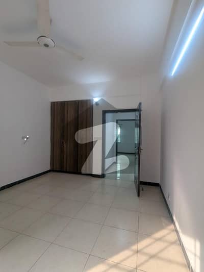 3 Bed Luxury Apartment Available For Sale In Askari 10 - Sector F floor 3 , Lahore, Punjab