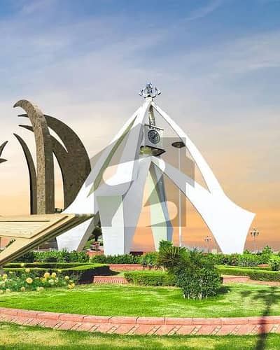 Trivon Associates Presents - 5 Marla Prime Location Plot For Sale In Bahria Town Lahore - Golden Investment Opportunity!