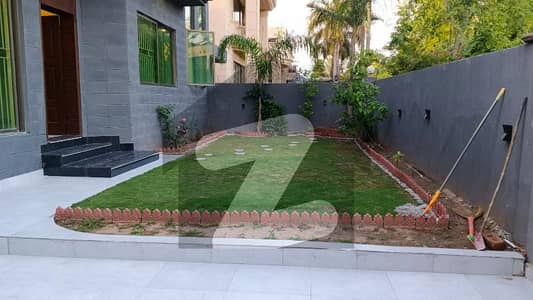 666 Sq Yard House For Rent In F-11/1 At Good Location