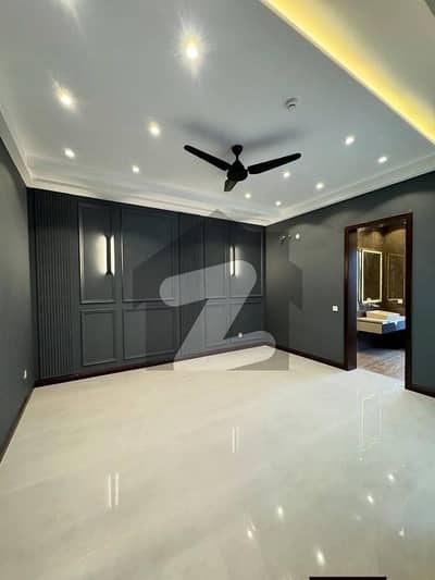 12 MARLA UPPER PORTION LOWER LOCK FOR RENT IN DHA PHASE 8