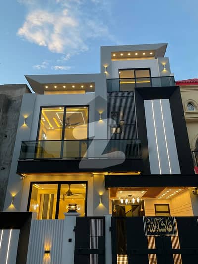 سٹی ہاؤسنگ سکیم جہلم میں 4 کمروں کا 5 مرلہ مکان 2.15 کروڑ میں برائے فروخت۔