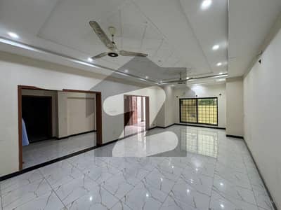 نیشنل پولیس فاؤنڈیشن او ۔ 9 - بلاک ای نیشنل پولیس فاؤنڈیشن او ۔ 9,اسلام آباد میں 8 کمروں کا 1 کنال مکان 5.5 کروڑ میں برائے فروخت۔ نیشنل پولیس فاؤنڈیشن او ۔ 9 - بلاک ای نیشنل پولیس فاؤنڈیشن او ۔ 9,اسلام آباد میں 8 کمروں کا 1 کنال مکان 5.5 کروڑ میں برائے فروخت۔