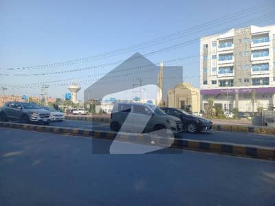 سندر رائیونڈ روڈ لاہور میں 571 کنال صنعتی زمین 35.0 ارب میں برائے فروخت۔