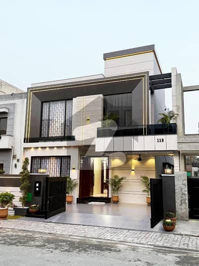 10 Marla Modern House Available For Rent On Prime Location In Bahria Town