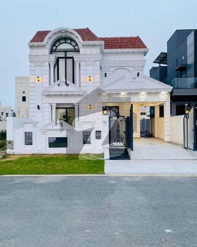 پارک ویو سٹی لاہور میں 5 کمروں کا 10 مرلہ مکان 3.1 کروڑ میں برائے فروخت۔