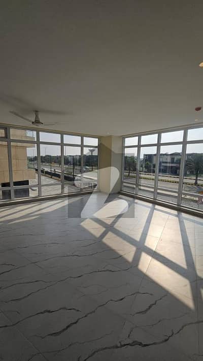 ڈیفینس رایا ڈی ایچ اے ڈیفینس,لاہور میں 3 کمروں کا 10 مرلہ فلیٹ 7.0 کروڑ میں برائے فروخت۔