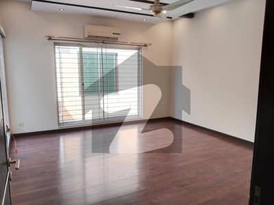 ڈی ایچ اے فیز 5 - بلاک ای فیز 5,ڈیفنس (ڈی ایچ اے),لاہور میں 3 کمروں کا 1 کنال بالائی پورشن 1.21 لاکھ میں کرایہ پر دستیاب ہے۔