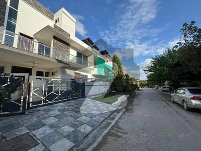 جی ۔ 13/4 جی ۔ 13,اسلام آباد میں 6 کمروں کا 10 مرلہ مکان 8.5 کروڑ میں برائے فروخت۔