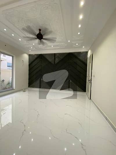 10 Marla House For Sale In Formanites