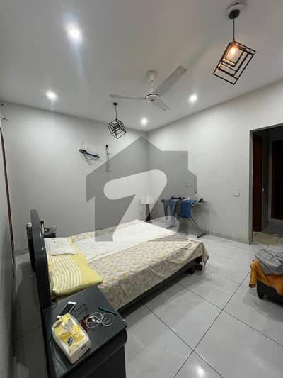 ڈی ایچ اے فیز 7 ایکسٹینشن ڈی ایچ اے ڈیفینس,کراچی میں 3 کمروں کا 8 مرلہ بالائی پورشن 1.6 لاکھ میں کرایہ پر دستیاب ہے۔