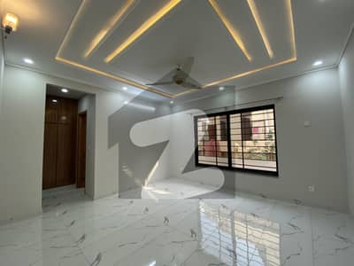 60*100 Uper Portion Available For Rent G-14/4  Separate Gate Brend New (First Entry).