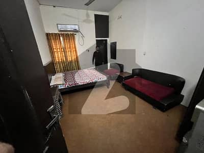 *FURNISHED ROOM AVAILABLE FOR RENT IN FAISALTOWN