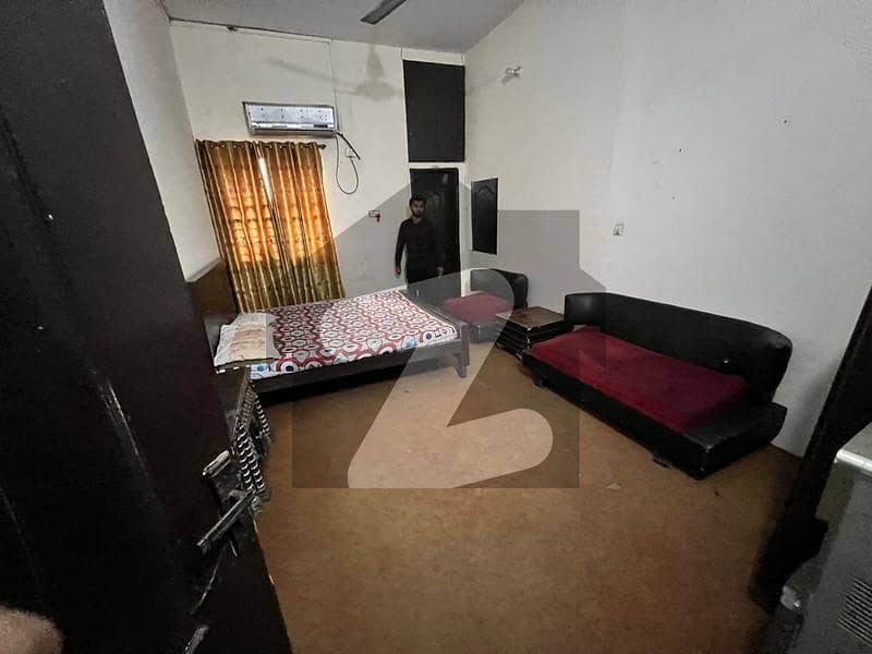 *FURNISHED ROOM AVAILABLE FOR RENT IN FAISALTOWN *FURNISHED ROOM AVAILABLE FOR RENT IN FAISALTOWN