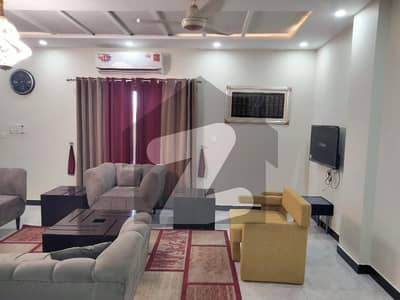 پیکو روڈ لاہور میں 2 کمروں کا 11 مرلہ فلیٹ 1.5 لاکھ میں کرایہ پر دستیاب ہے۔