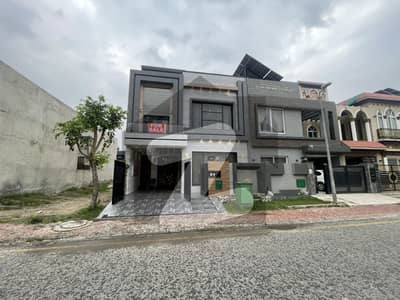 5 Marla house for sale in Bahria Town Lahore