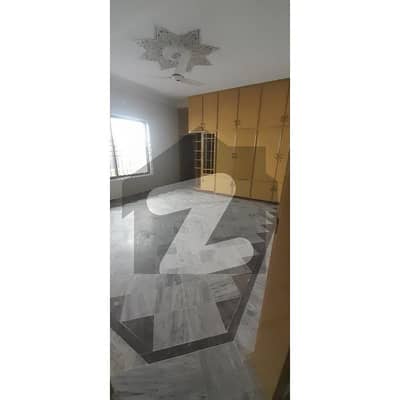 ایف ۔ 10/2 ایف ۔ 10,اسلام آباد میں 3 کمروں کا 1 کنال بالائی پورشن 1.65 لاکھ میں کرایہ پر دستیاب ہے۔