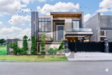 ڈی ایچ اے فیز 7 - بلاک کیو فیز 7,ڈیفنس (ڈی ایچ اے),لاہور میں 5 کمروں کا 1 کنال مکان 6.45 کروڑ میں برائے فروخت۔